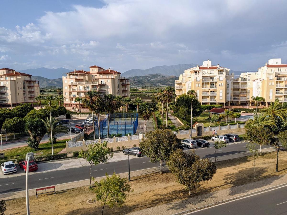 Salobrena - Primera Linea De Playa Junto Al Paseo Maritimo Esterno foto