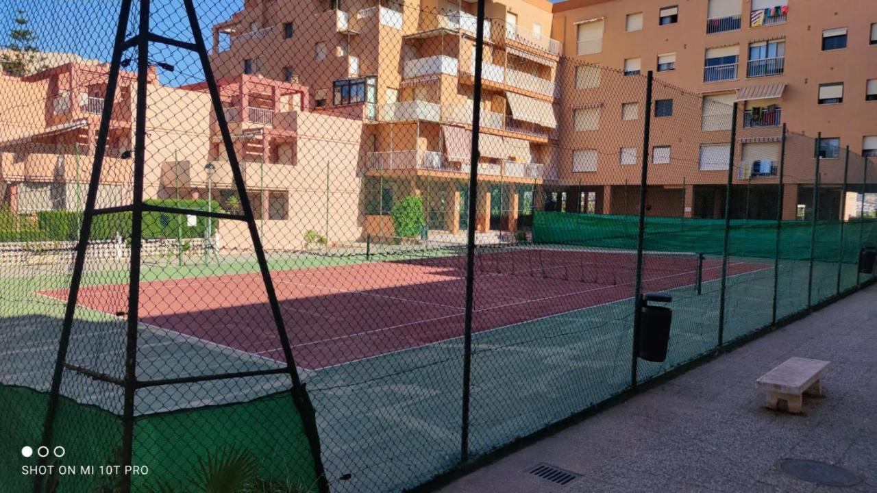Salobrena - Primera Linea De Playa Junto Al Paseo Maritimo Esterno foto